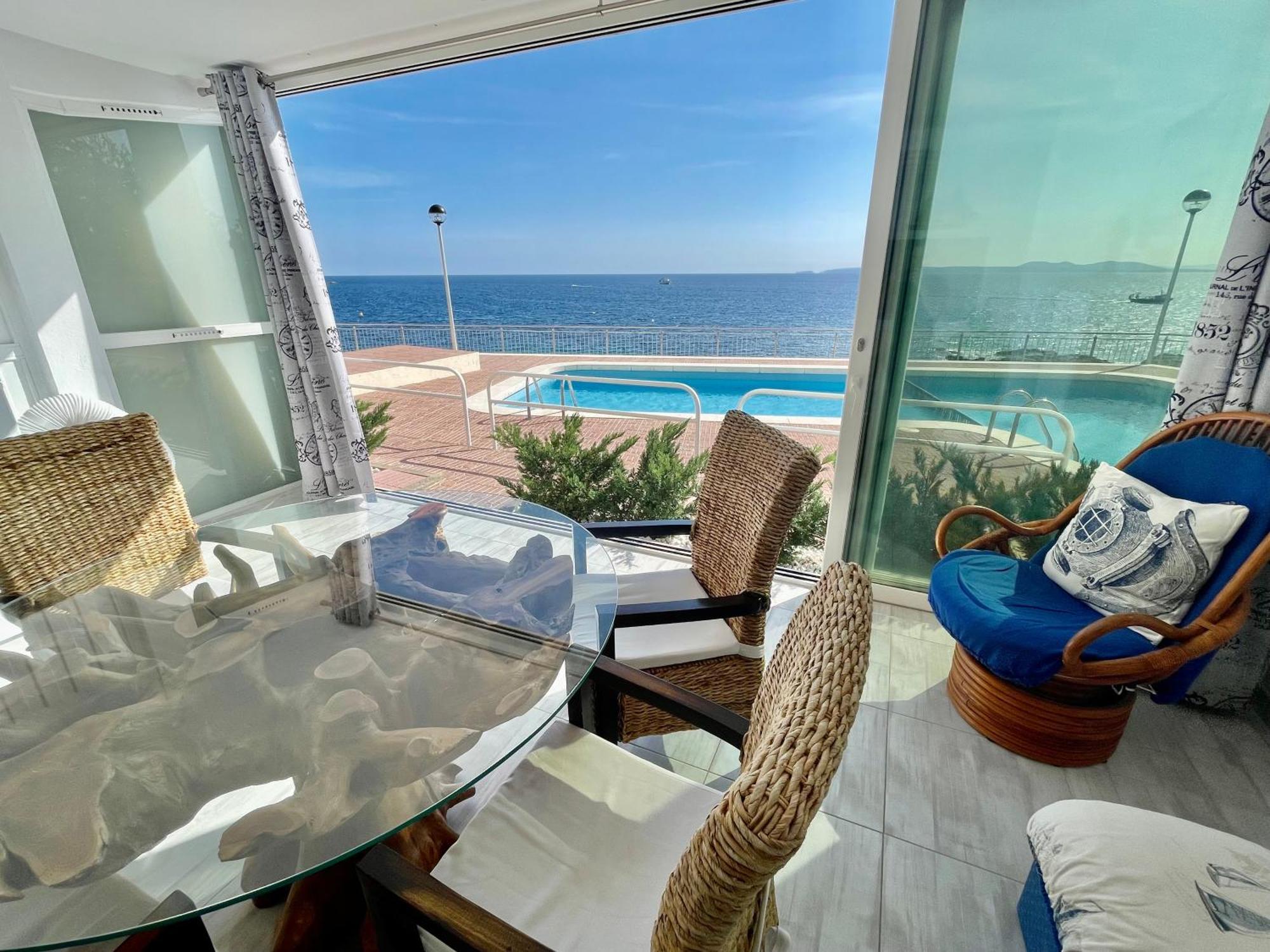 Magnifique Appartement En Front De Mer, Caneylles Roses Luaran gambar